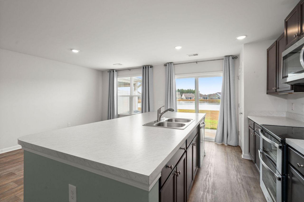 690 Hilchot Drive Photo 6