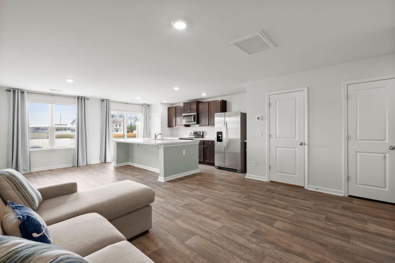 690 Hilchot Drive Photo 7