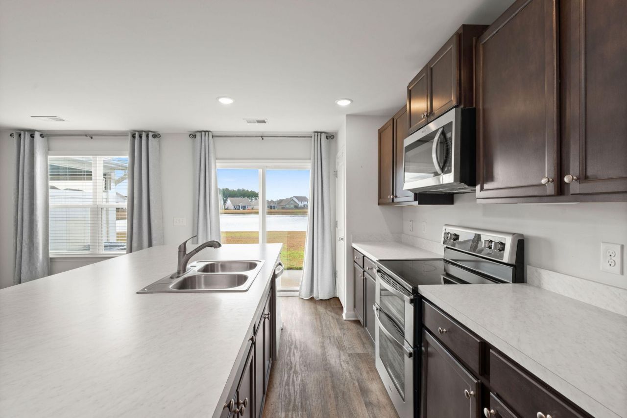 690 Hilchot Drive Photo 8