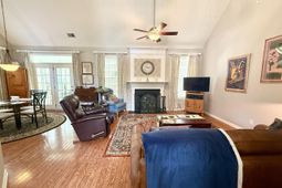 112 Clearview Circle photo 4