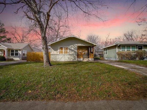 4824 Calmont Avenue, Fort Worth, TX 76107