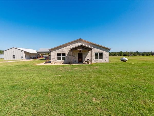 313 CR 4617 , Troup, TX 75789
