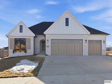 12401 Fenwick Street , Papillion, NE 68046