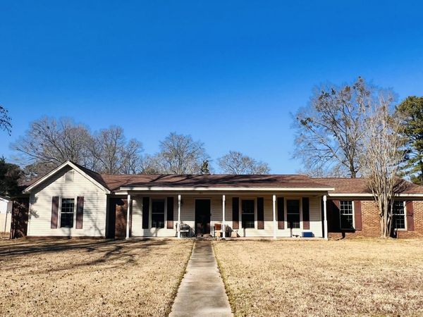 303 Bellview, Aberdeen, MS 39730