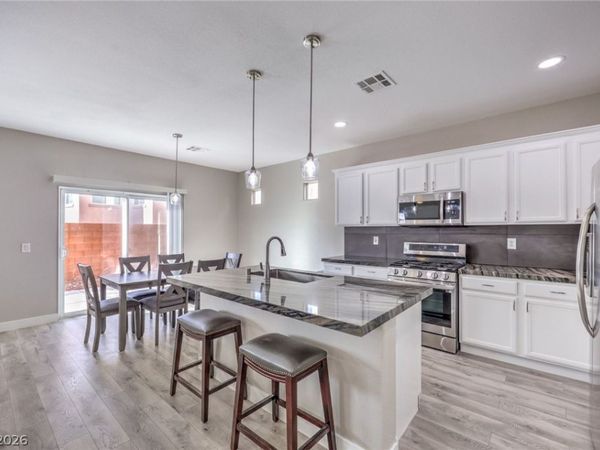 10733 Leatherstocking Avenue, Las Vegas, NV 89166