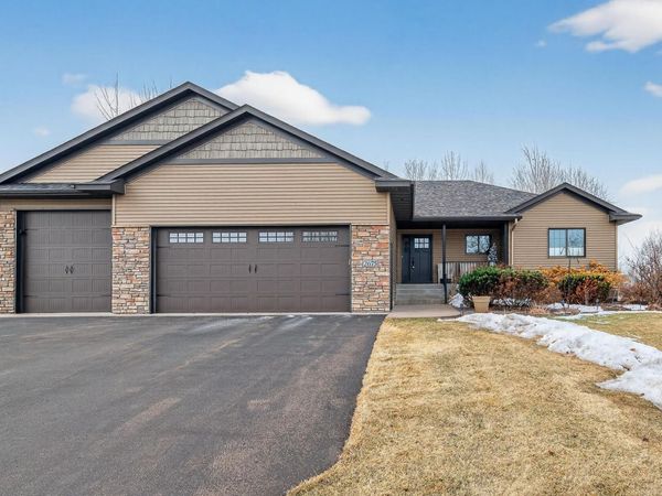 2675 Davis Street S, Cambridge, MN 55008