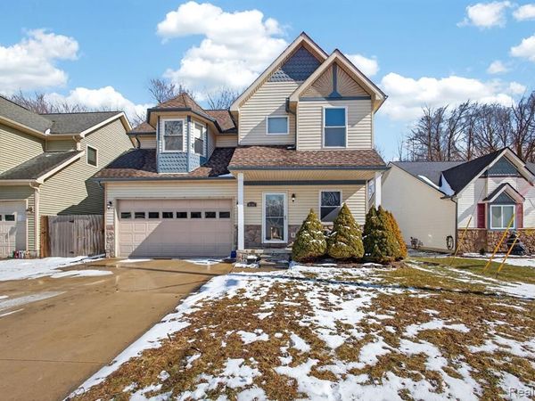 9399 Oakdale Street, Algonac, MI 48001