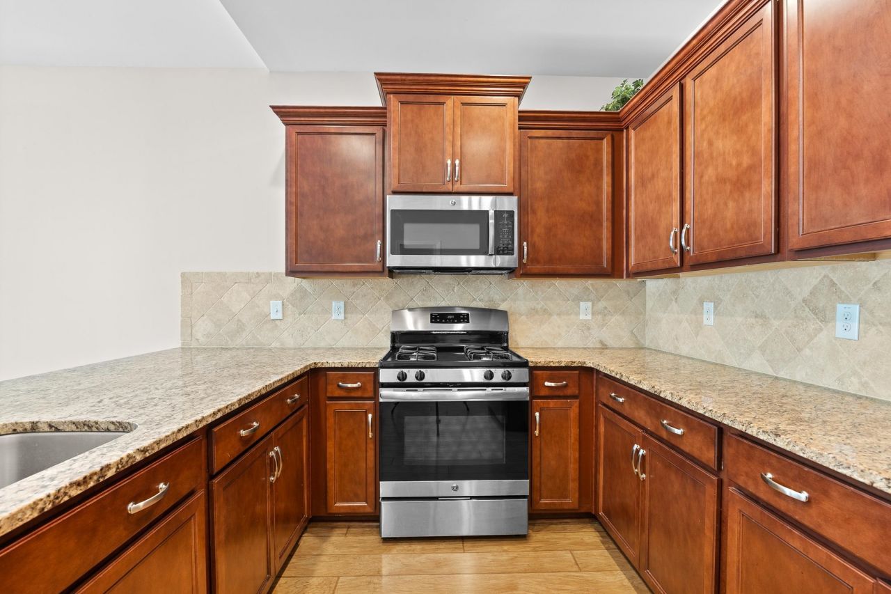 962 Witherbee Way Photo 11