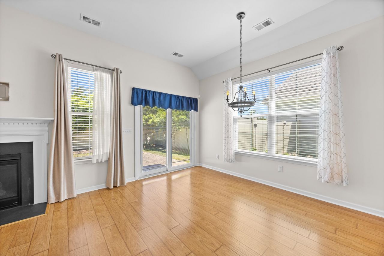 962 Witherbee Way Photo 19