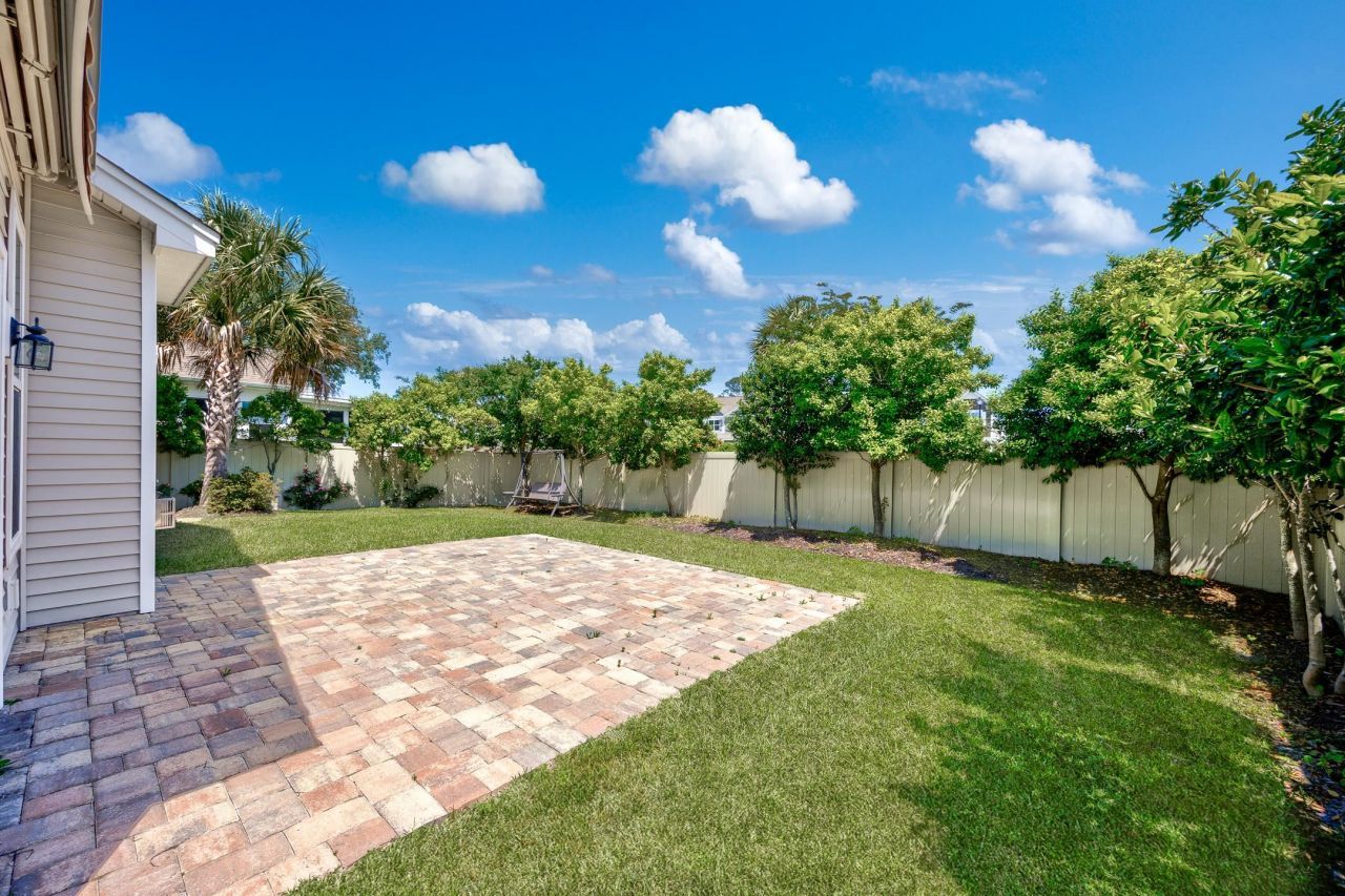 962 Witherbee Way Photo 26