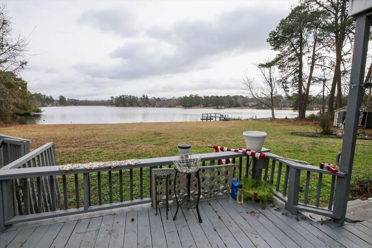 2951 Waverly Drive Photo 6