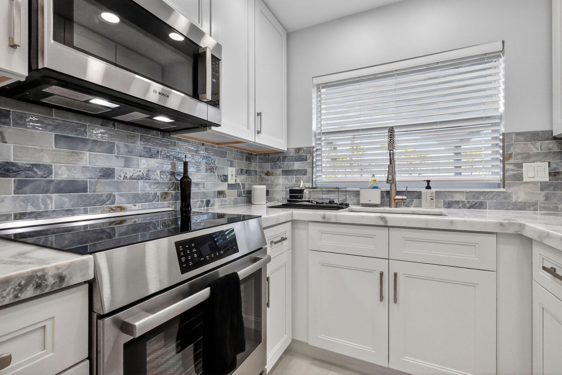 700 NE Harbour Terrace, Unit 1250, Boca Raton, FL 33431 Photo