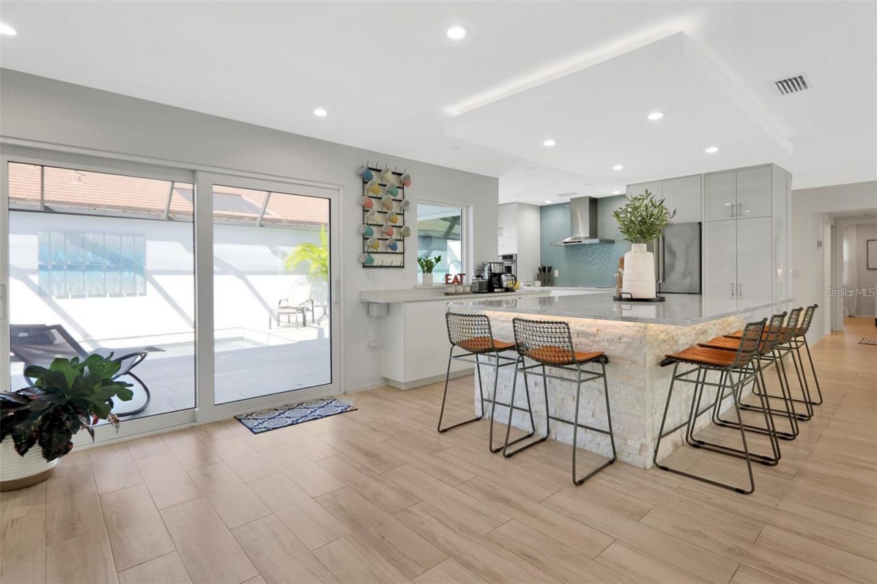 3694 Glen Oaks Manor Drive , Sarasota, FL 34232 Photo