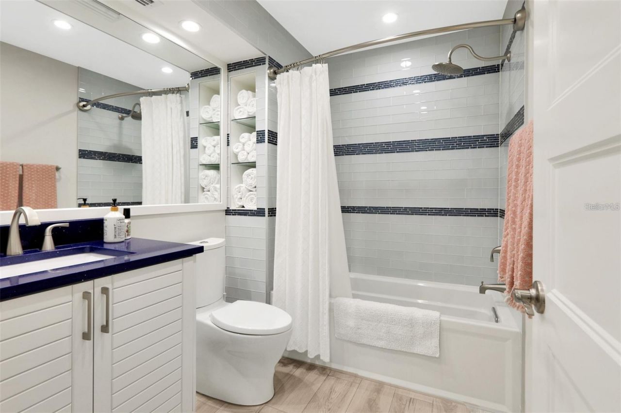 3694 Glen Oaks Manor Drive , Sarasota, FL 34232 Photo