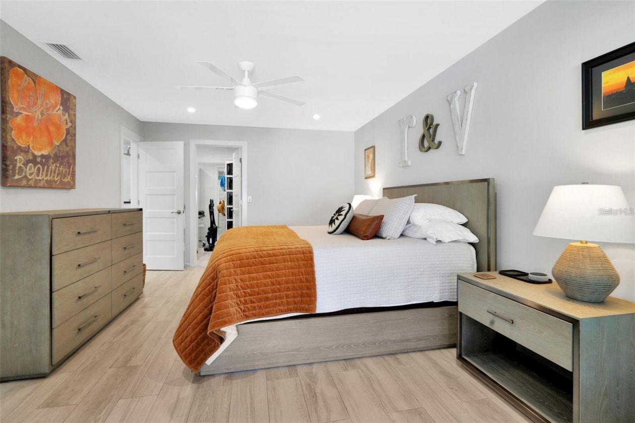 3694 Glen Oaks Manor Drive , Sarasota, FL 34232 Photo