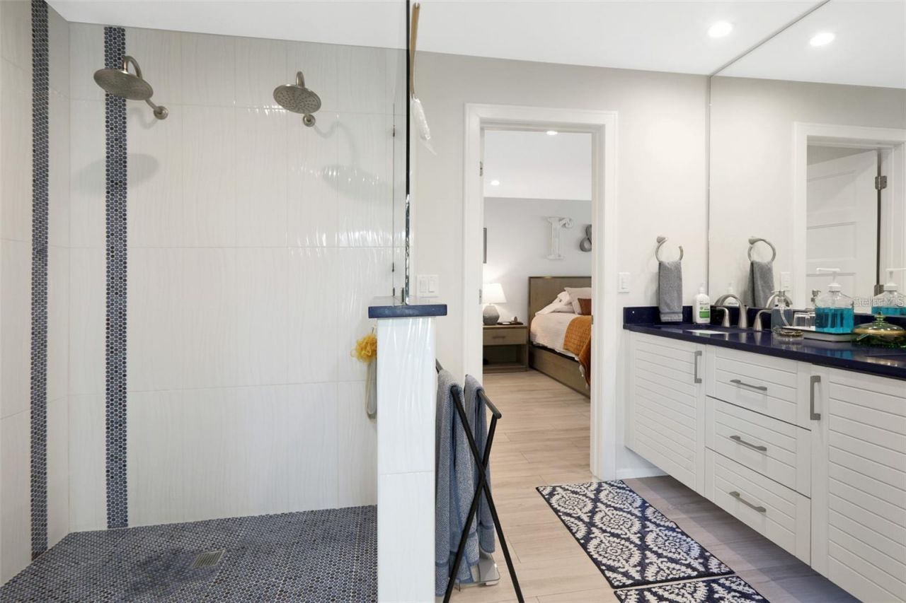 3694 Glen Oaks Manor Drive , Sarasota, FL 34232 Photo