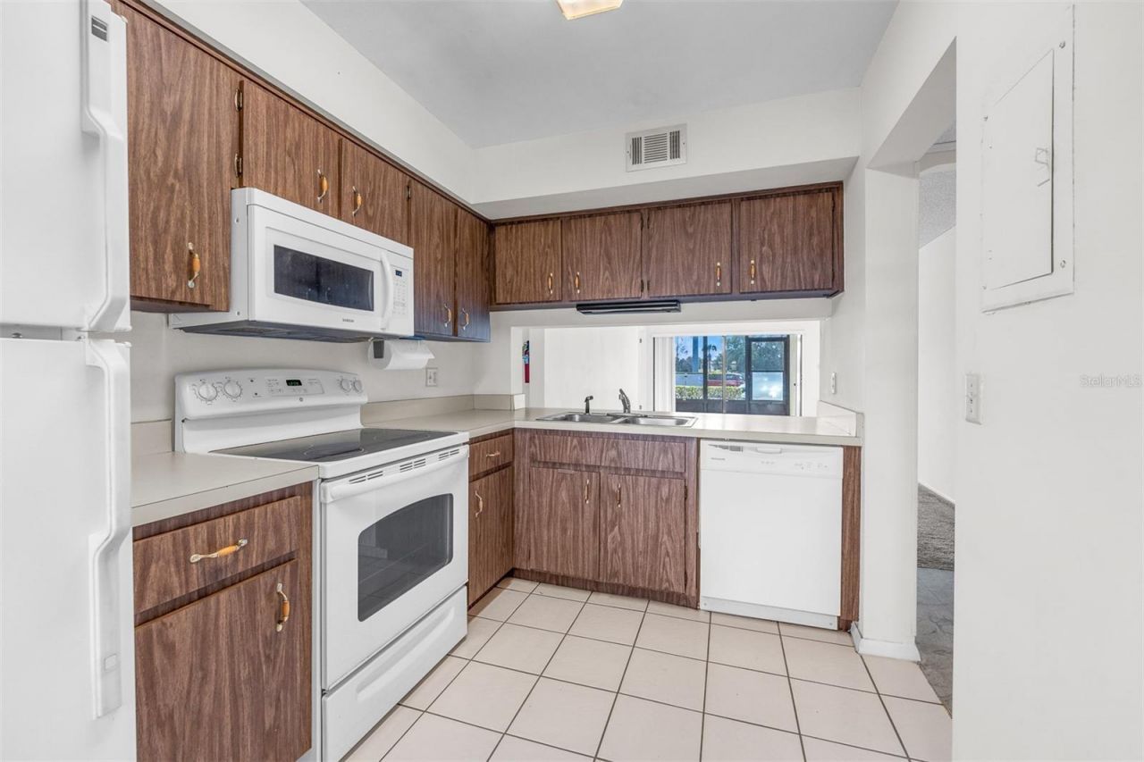 3237 Candle Ridge Drive , Unit 103, Orlando, FL 32822 Photo