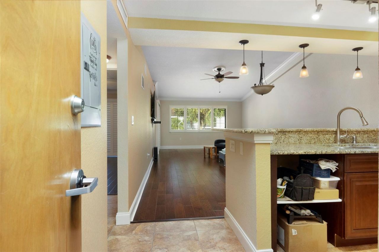 2595 Countryside Boulevard, Unit 8311, Clearwater, FL 33761 Photo