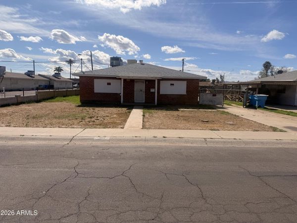 1917 W WHITTON Avenue, Phoenix, AZ 85015