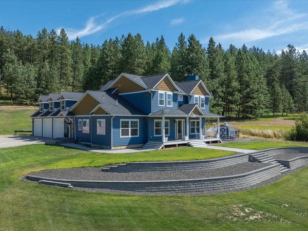 7011 E Big Meadows Rd, Chattaroy, WA 99003