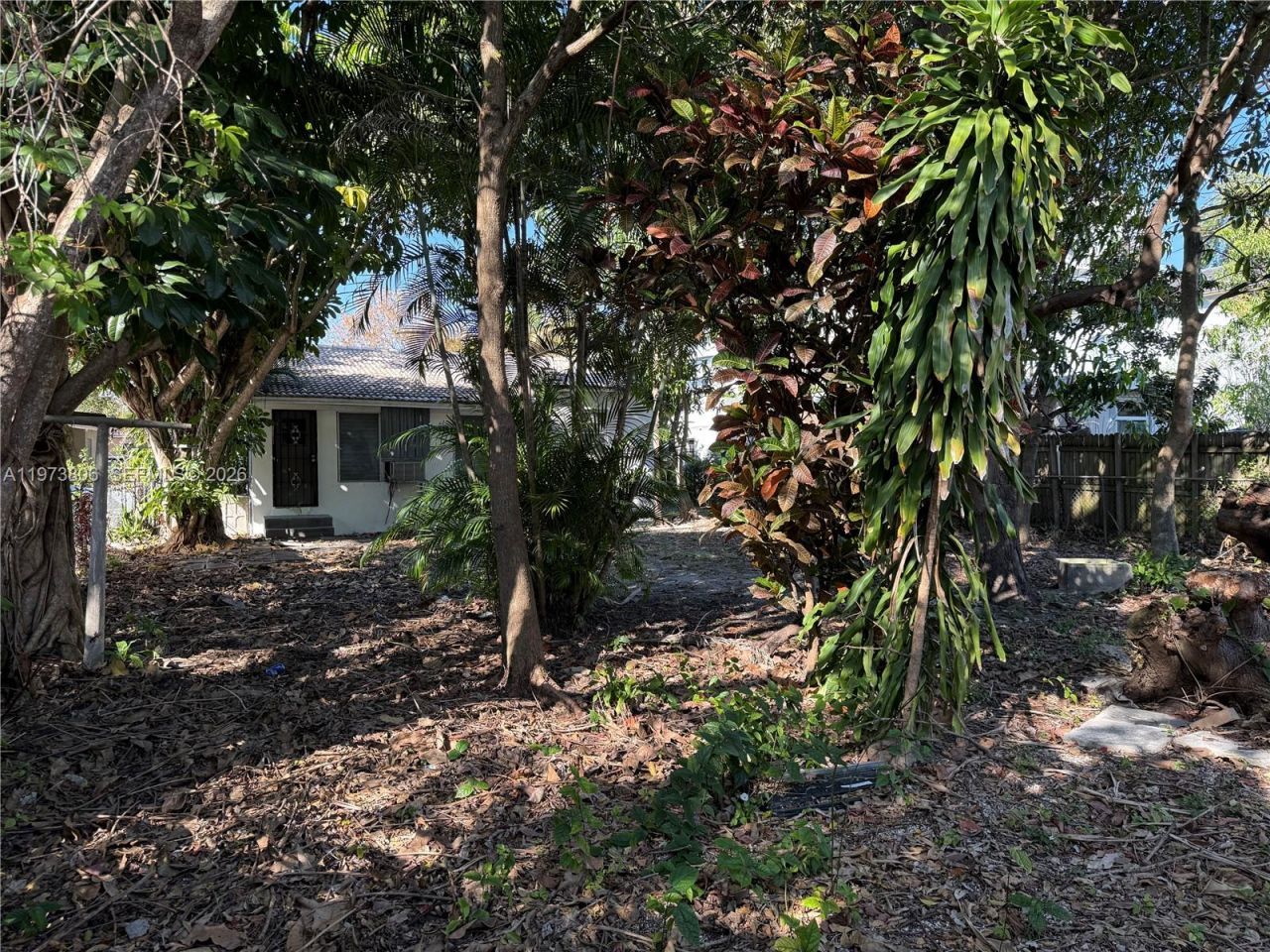 2750 SW 26th St, Miami, FL 33133 Photo