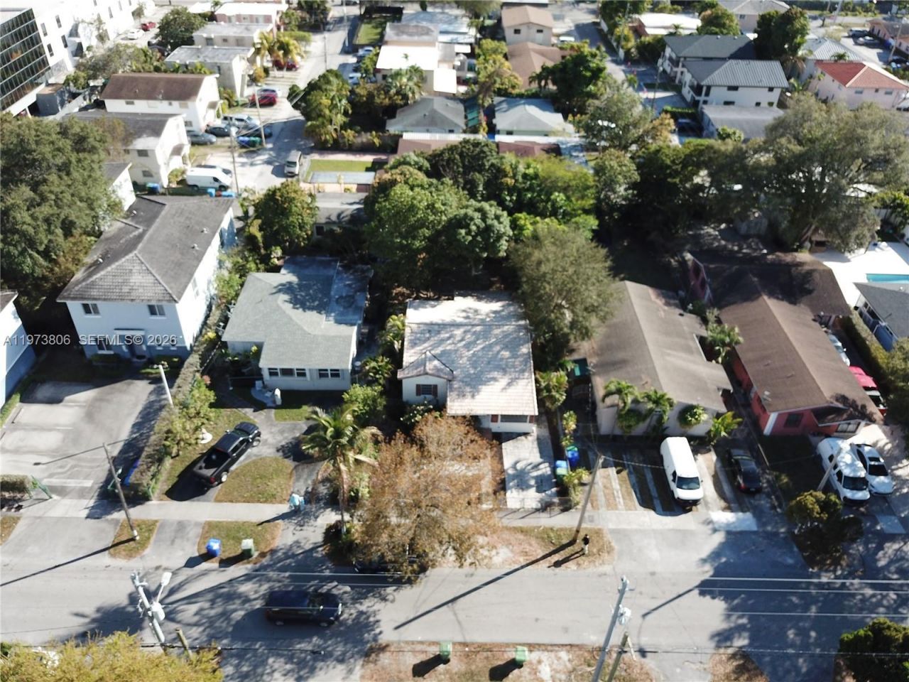 2750 SW 26th St, Miami, FL 33133 Photo