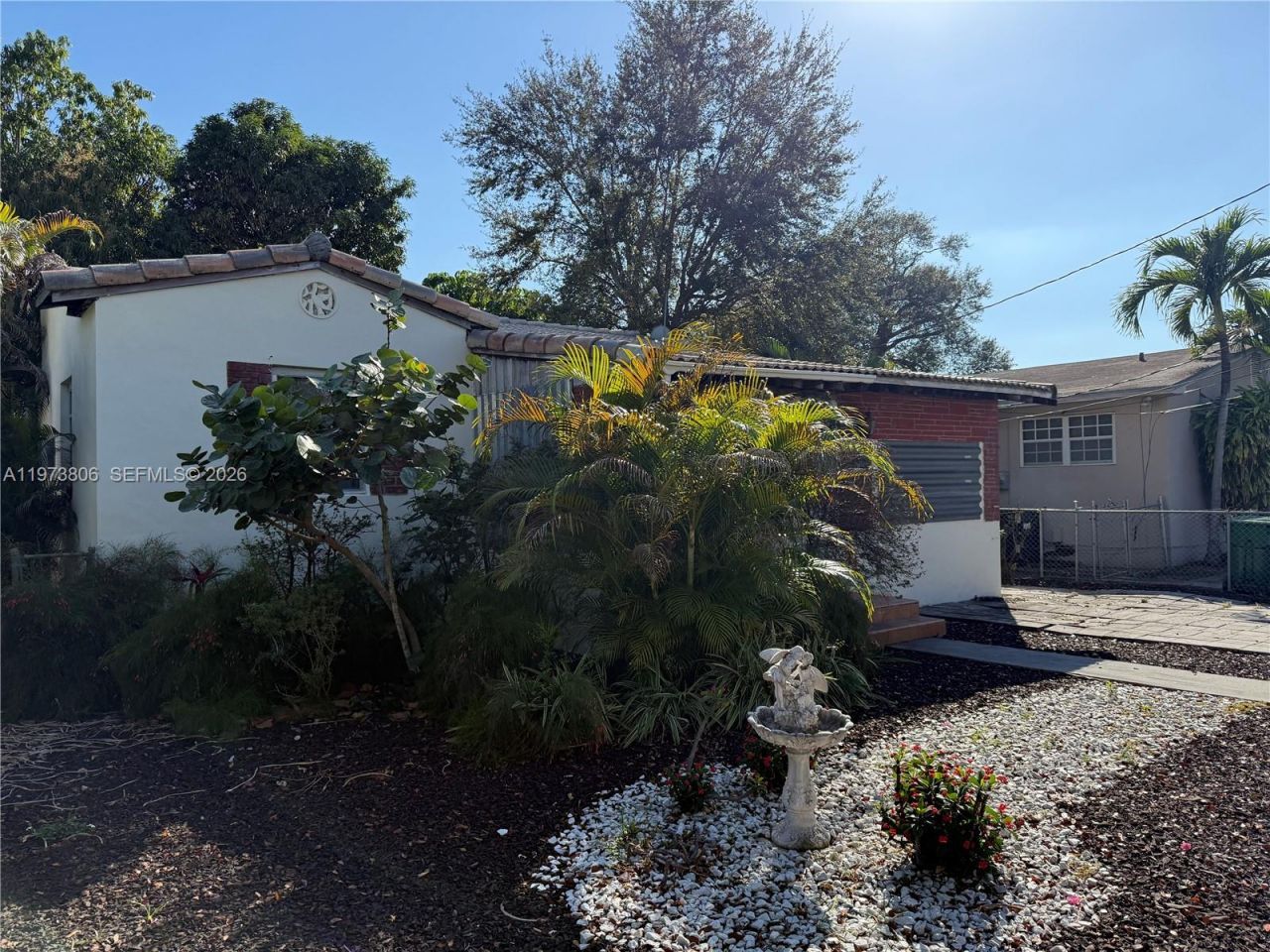 2750 SW 26th St, Miami, FL 33133 Photo