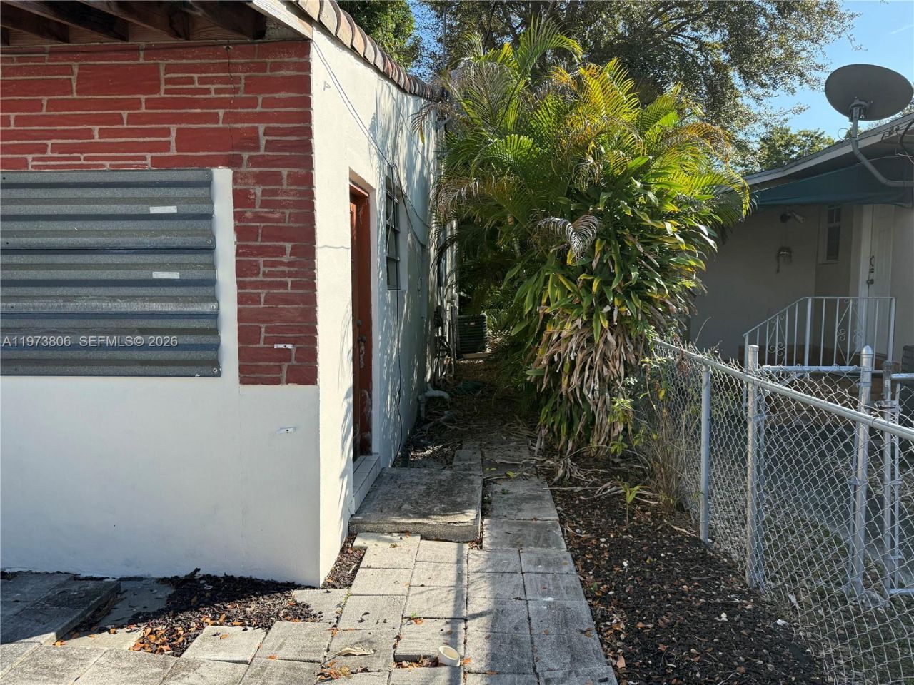 2750 SW 26th St, Miami, FL 33133 Photo