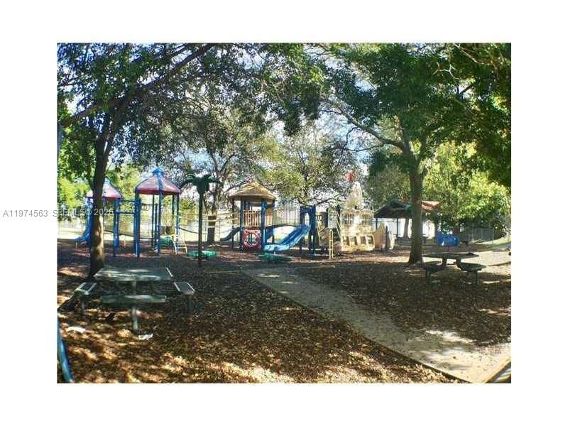 1801 S Treasure Dr, Unit 102, North Bay Village, FL 33141 Photo