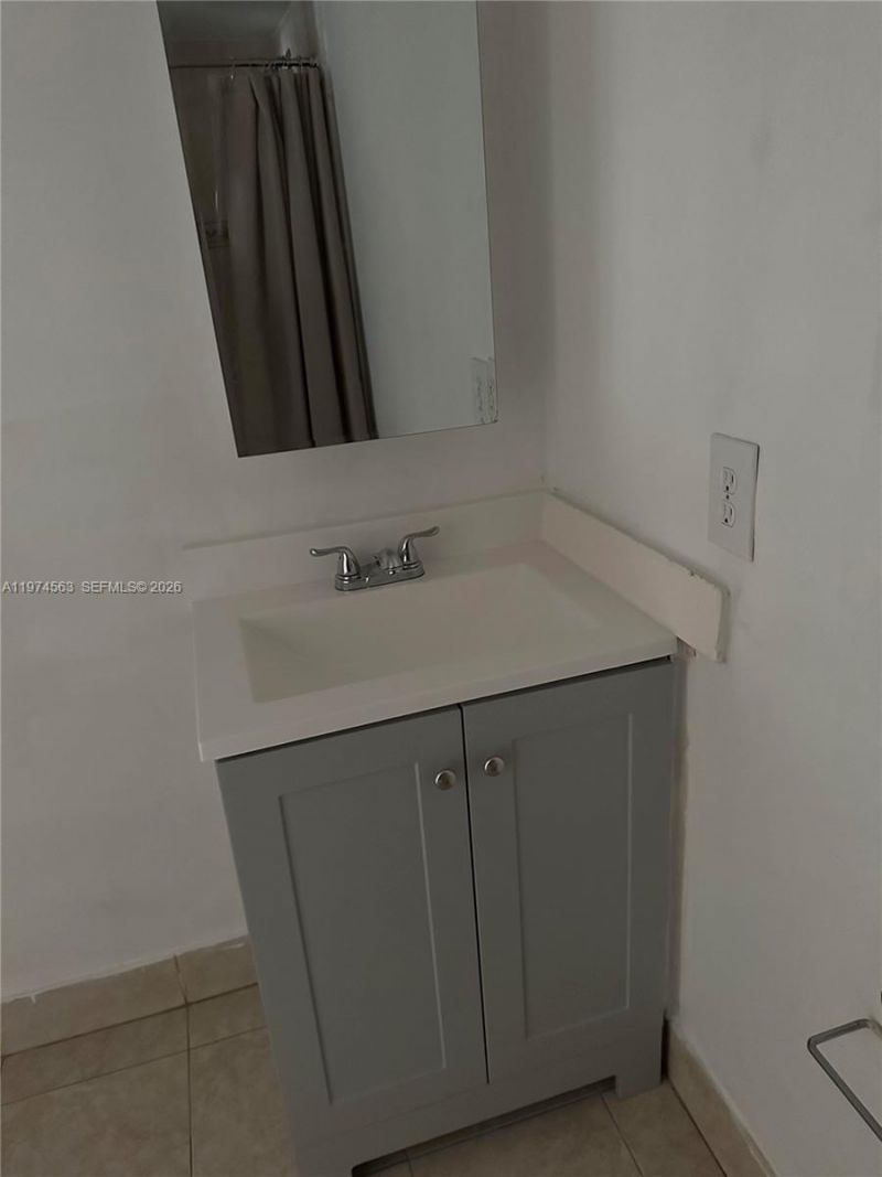 1801 S Treasure Dr, Unit 102, North Bay Village, FL 33141 Photo