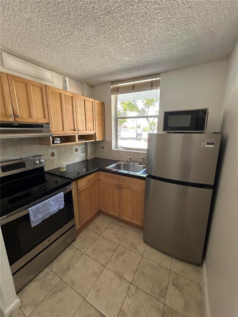 1801 S Treasure Dr, Unit 102, North Bay Village, FL 33141 Photo