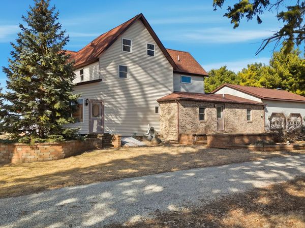 382 Keigwin Road , Walnut, IL 61376