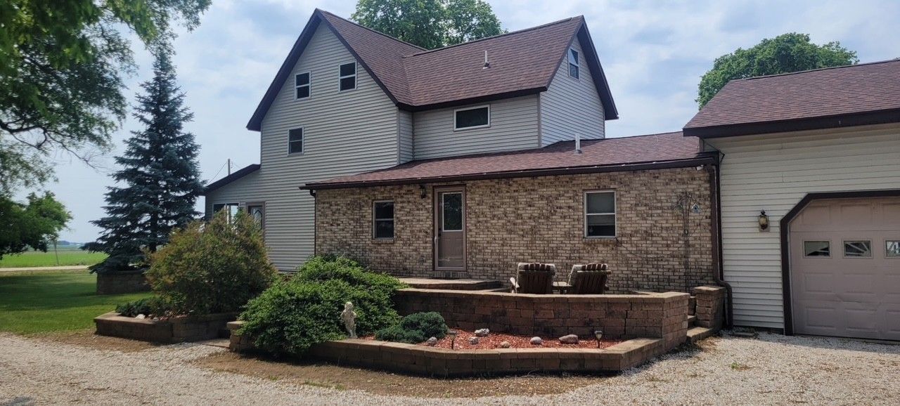 382 Keigwin Road, Walnut, IL 61376 Main Photo