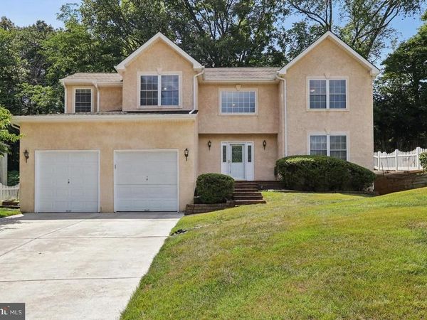8 FOUNTAIN COURT, CHERRY HILL, NJ 08034