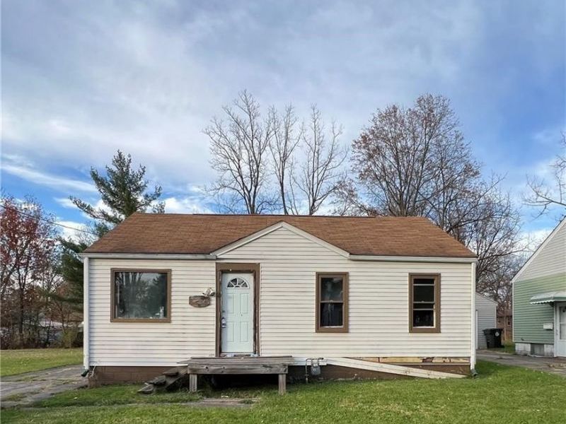 2773 Burton Street SE, Warren, OH 44484 Photo 1