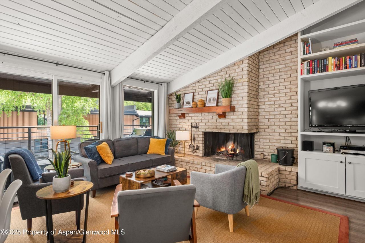 1039 E Cooper Avenue, Unit 36b, Aspen, CO 81611 Main Photo