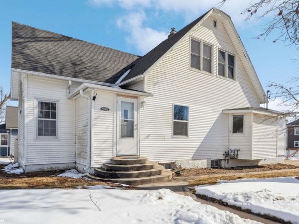 1412 Summit Street, Marshalltown, IA 50158