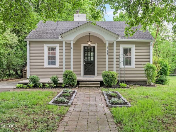 1044 W Parkway Ave, Knoxville, TN 37912