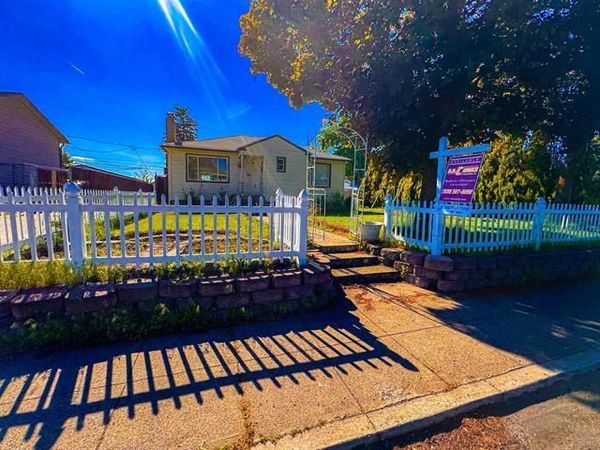 4015 N ASH St, Spokane, WA 99205