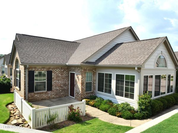 8710 Parkview Oaks Circle, Olive Branch, MS 38654