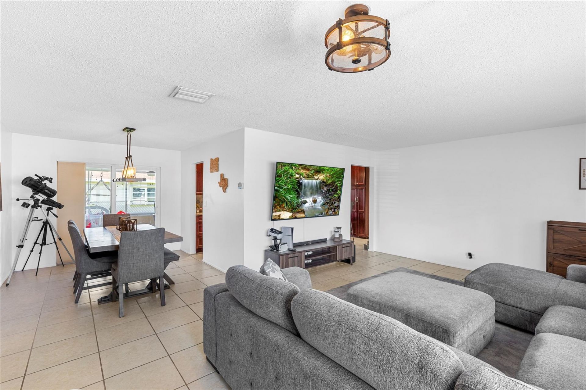 5607 NW 49th Avenue, Tamarac, FL 33319 Photo