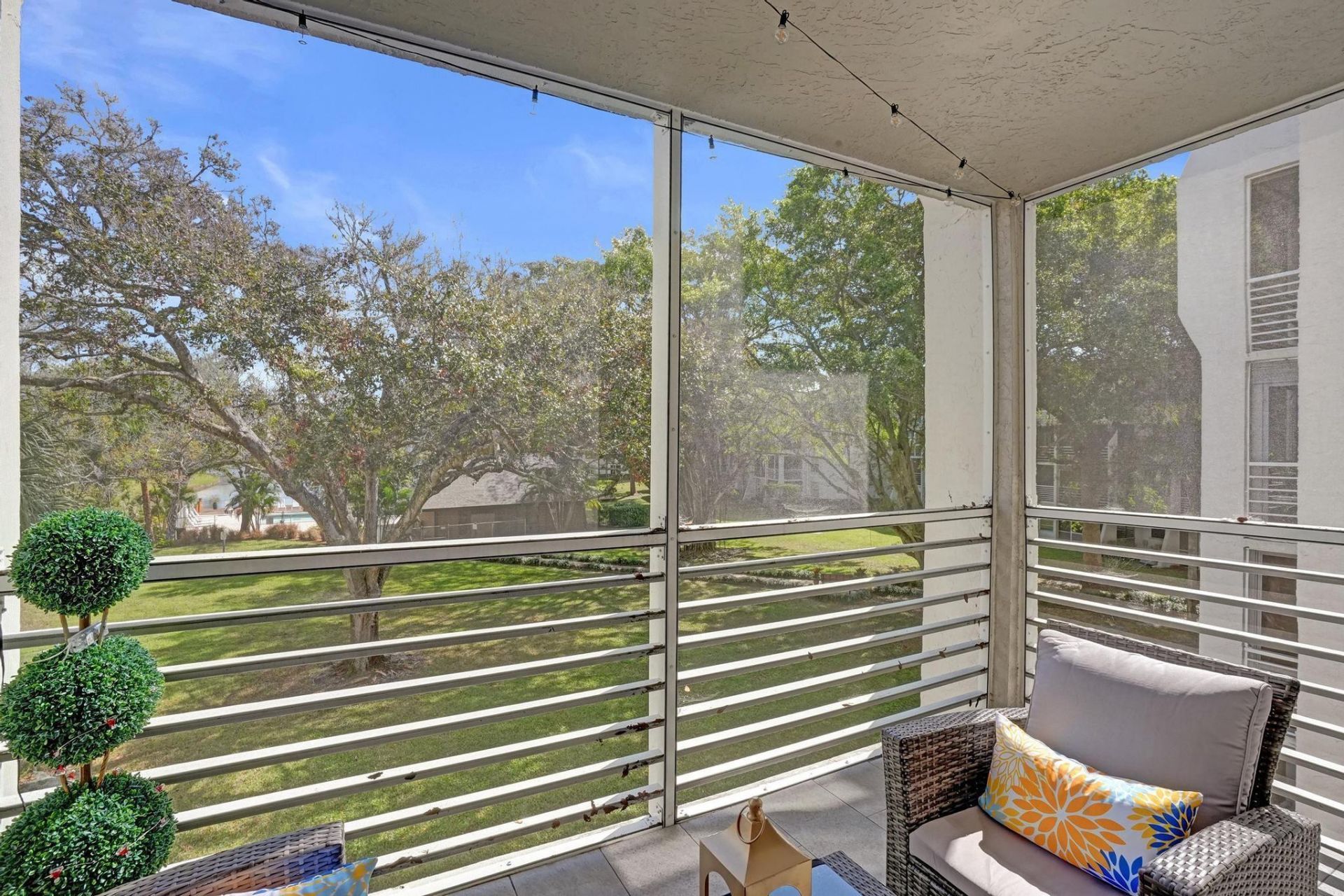 9480 Poinciana Place, Unit 304, Davie, FL 33324 Photo