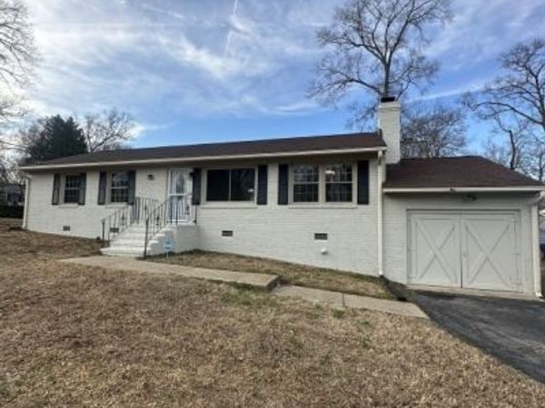 1600 Cobbs Avenue , Chester, VA 23836