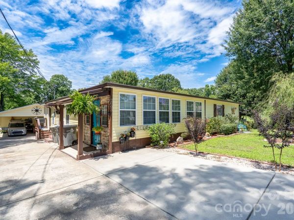 2003 Plaza Avenue , Kannapolis, NC 28081