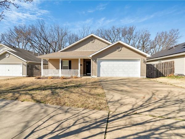 1449 S Holland Drive , Fayetteville, AR 72704