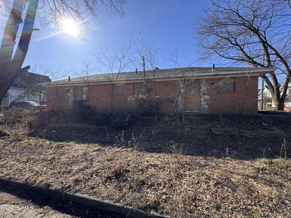 535 Carlton Street , Toledo, OH 43609