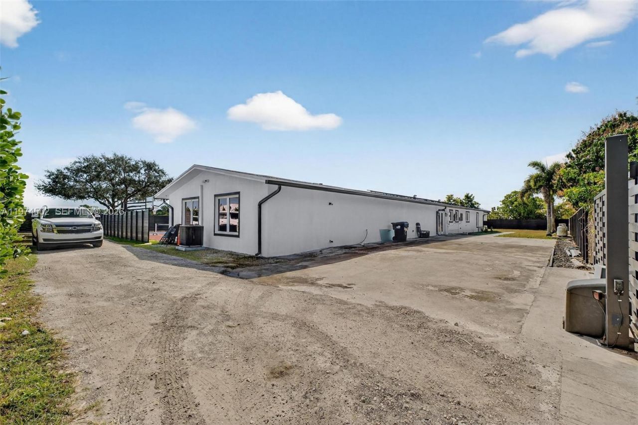 16405 SW 228th St , Unit 1, Miami, FL 33170 Photo