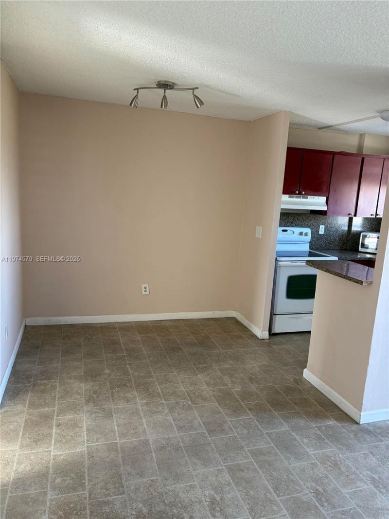 1801 S Treasure Dr, Unit 511, North Bay Village, FL 33141 Photo