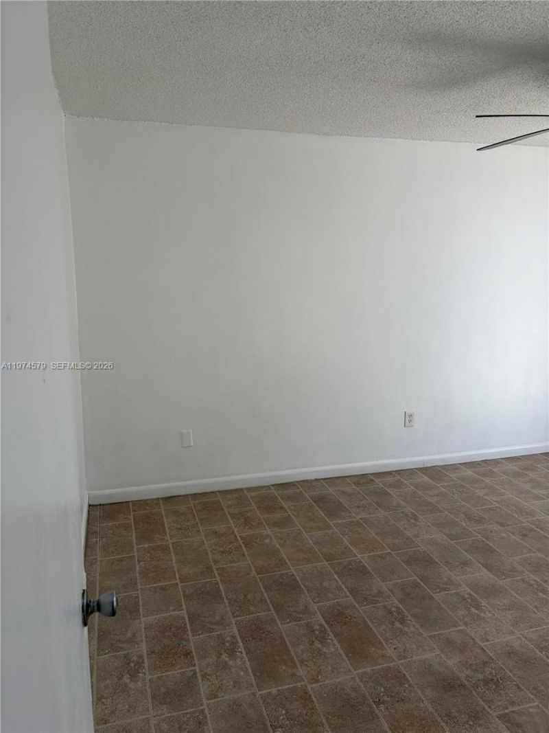 1801 S Treasure Dr, Unit 511, North Bay Village, FL 33141 Photo