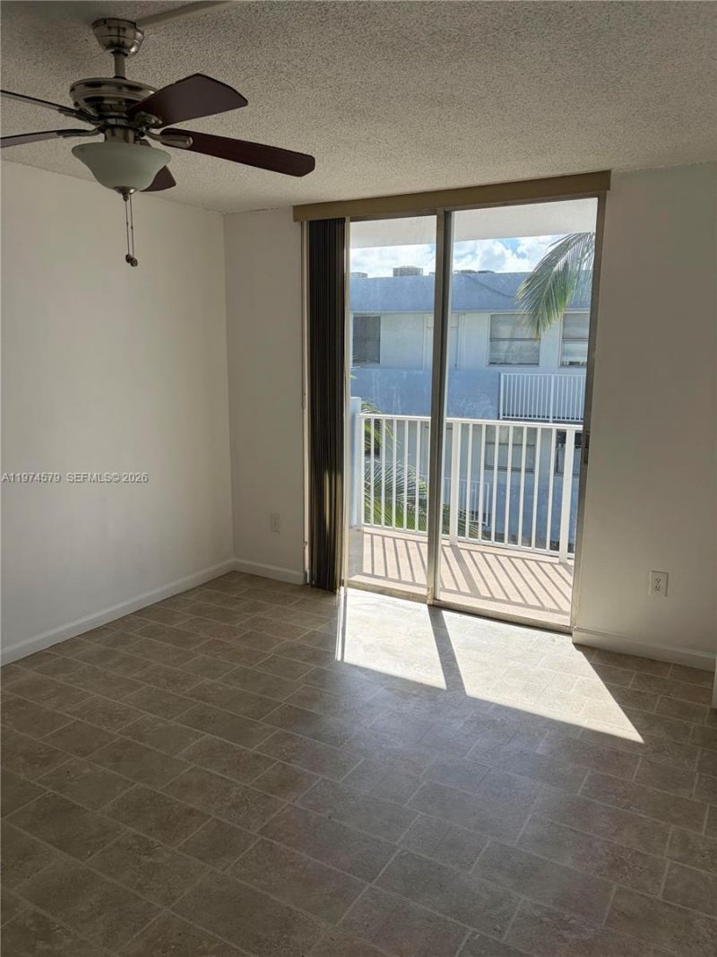 1801 S Treasure Dr, Unit 511, North Bay Village, FL 33141 Photo